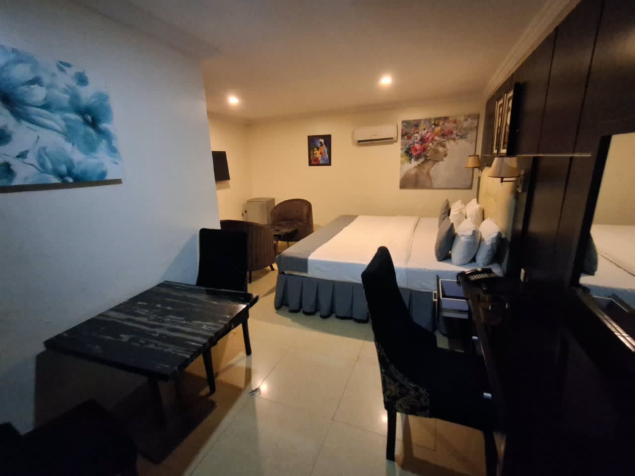 Diplomatic Suite