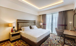 J's Signature Hotel