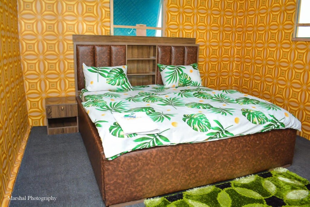 Uppor Room Two