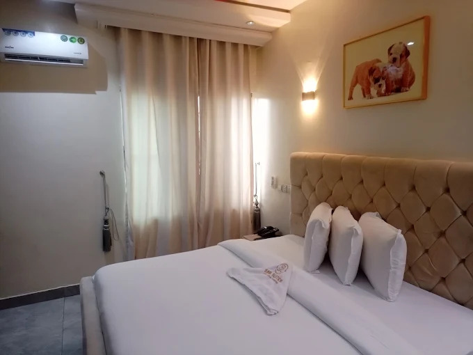 Royal Executive Room
